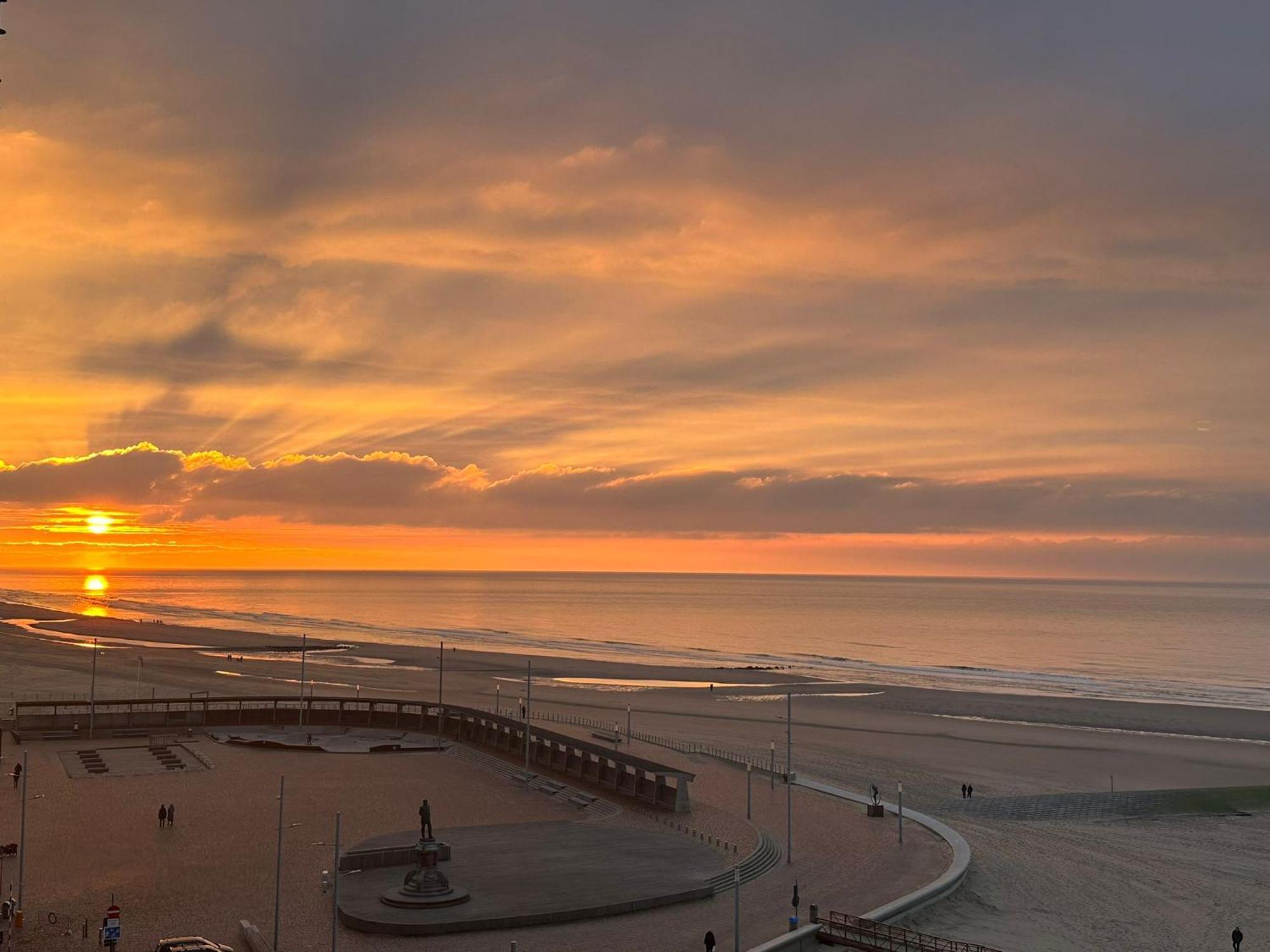 Genieten aan de Belgische kust met zalig zeezicht De Haan Buitenkant foto